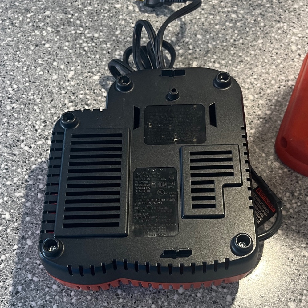 Black & Decker Firestorm Charger with bonus Flashlight - Picture 5 of 5